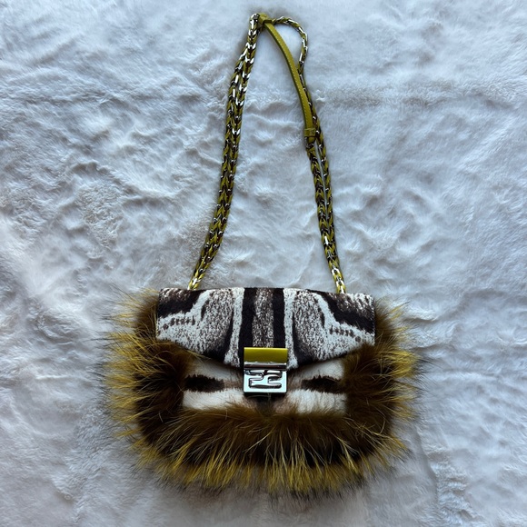 Authentic Fendi Be Baguette bag - Picture 3 of 16